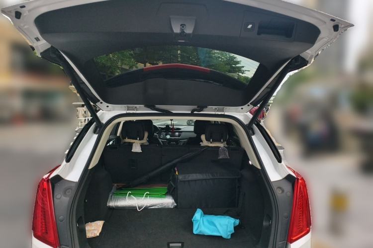 Used Cadillac XT5 2018 25T Luxury Model Trunk