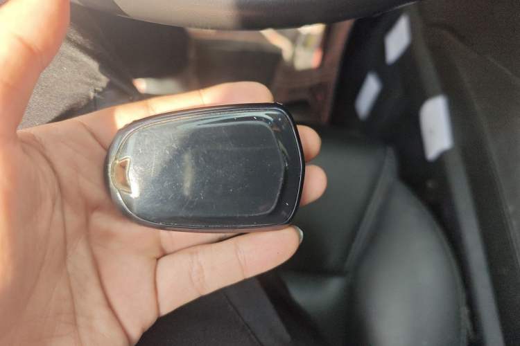 Used Cadillac XT5 2018 25T Luxury Model Vehicle Key