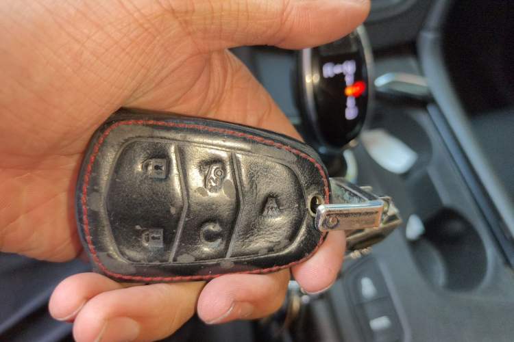 Used Cadillac XT5 2018 25T Luxury Model Vehicle Key