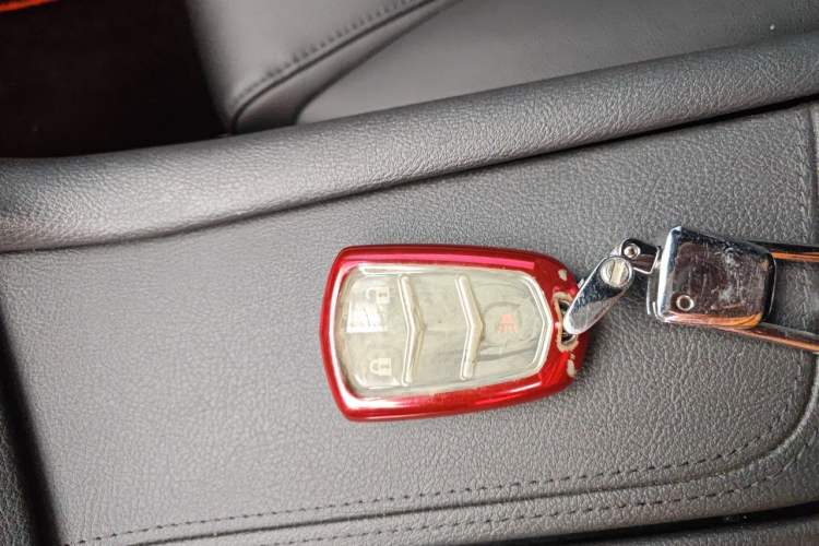 Used Cadillac XT5 2018 28E Four-Wheel Drive Tech Version Vehicle Key