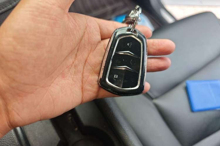 Used Cadillac XT5 2018 25T Luxury Model Vehicle Key