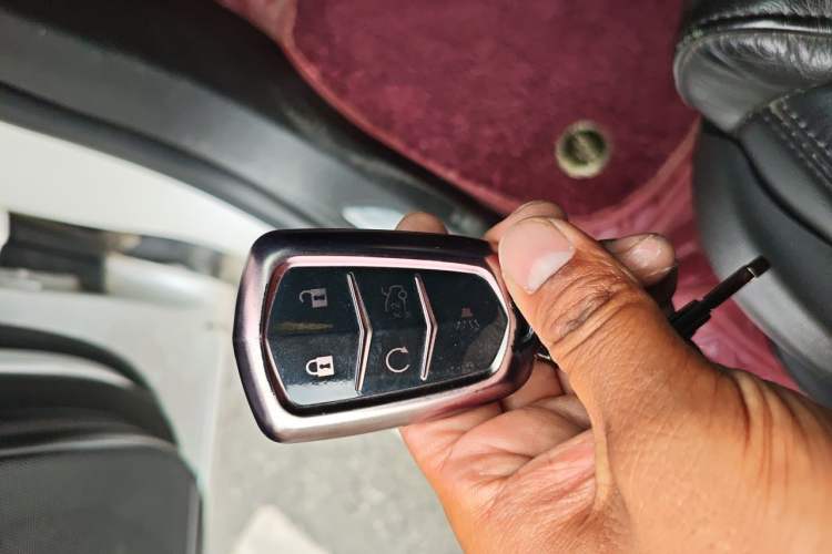 Used Cadillac XT5 2018 25T Luxury Model Vehicle Key