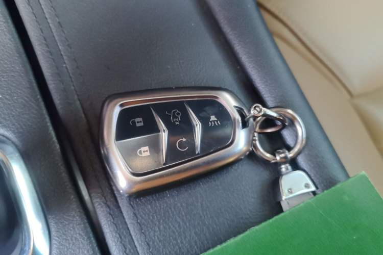 Used Cadillac XT5 2018 28E 4x4 Platinum Edition Vehicle Key