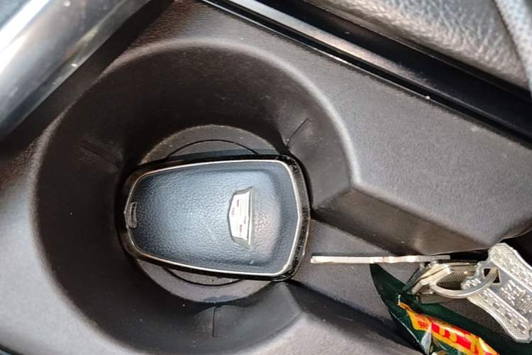 Used Cadillac XT5 2018 25T Tech Model Vehicle Key