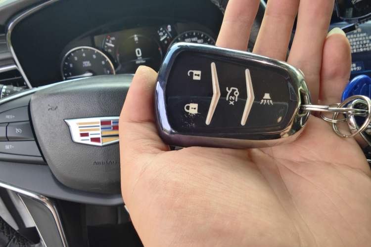 Used Cadillac XT5 2018 25T Luxury Model Vehicle Key