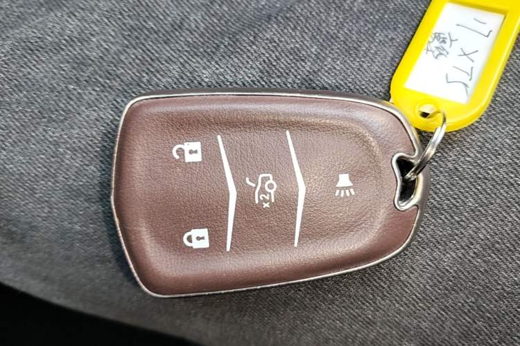 Used Cadillac XT5 2018 25T Luxury Model Vehicle Key