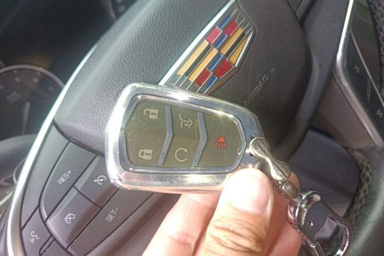 Used Cadillac XT5 2018 25T Luxury Model Vehicle Key
