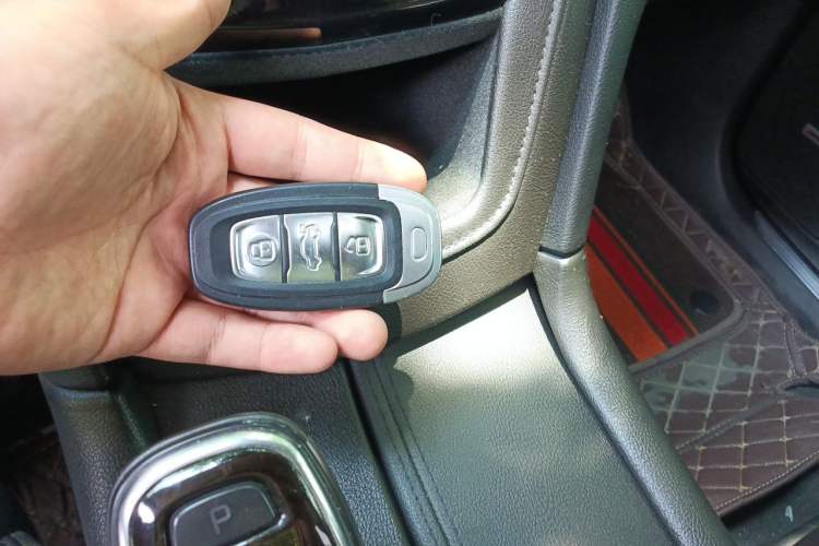 Used Cadillac XT5 2018 25T Luxury Model Vehicle Key