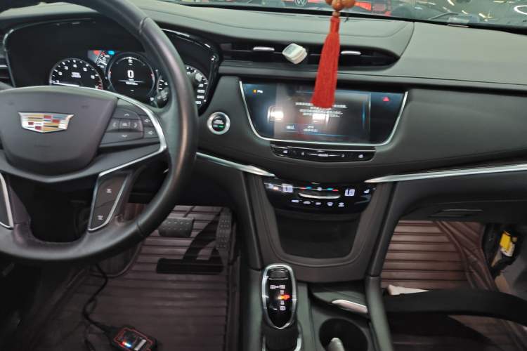 Used Cadillac XT5 2018 25T Luxury Model Audio And AC Panel