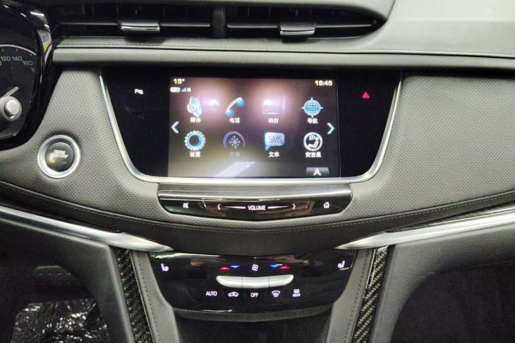 Used Cadillac XT5 2018 25T Luxury Model Audio And AC Panel