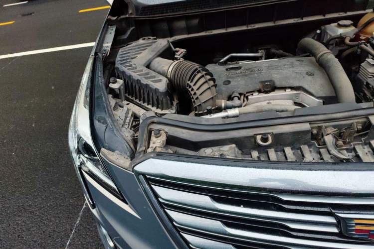 Used Cadillac XT5 2018 25T Luxury Model Engine Bay Right