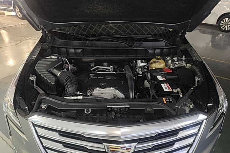 Used Cadillac XT5 2018 25T Luxury Model Engine Bay