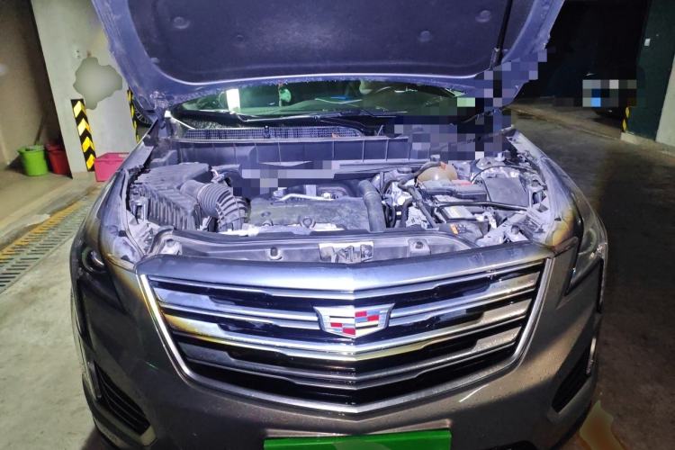Used Cadillac XT5 2018 25T Luxury Model Engine Bay
