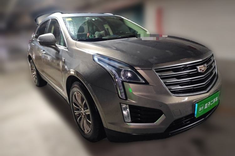 Used Cadillac XT5 2018 25T Luxury Model Front Right 45 Deg