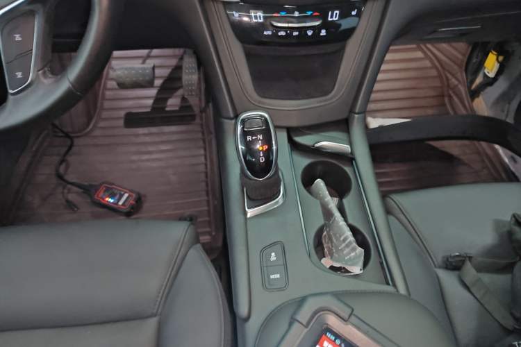 Used Cadillac XT5 2018 25T Luxury Model Gear Lever