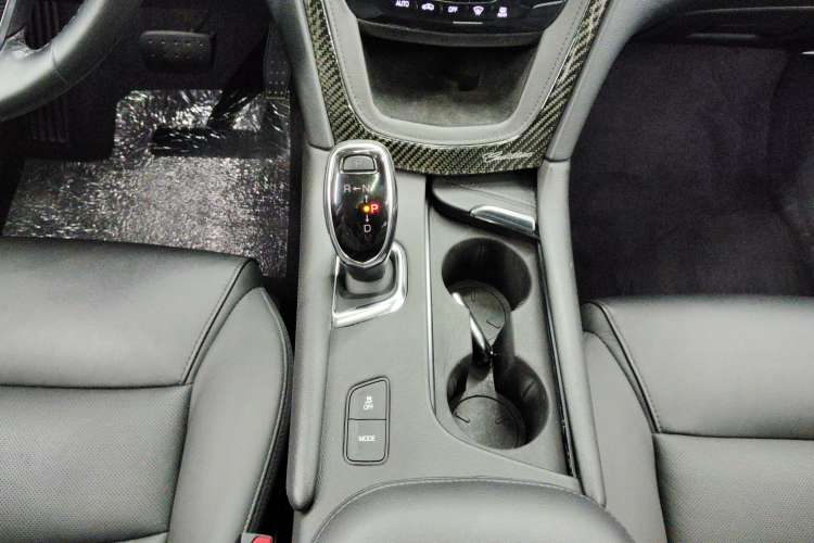 Used Cadillac XT5 2018 25T Luxury Model Gear Lever