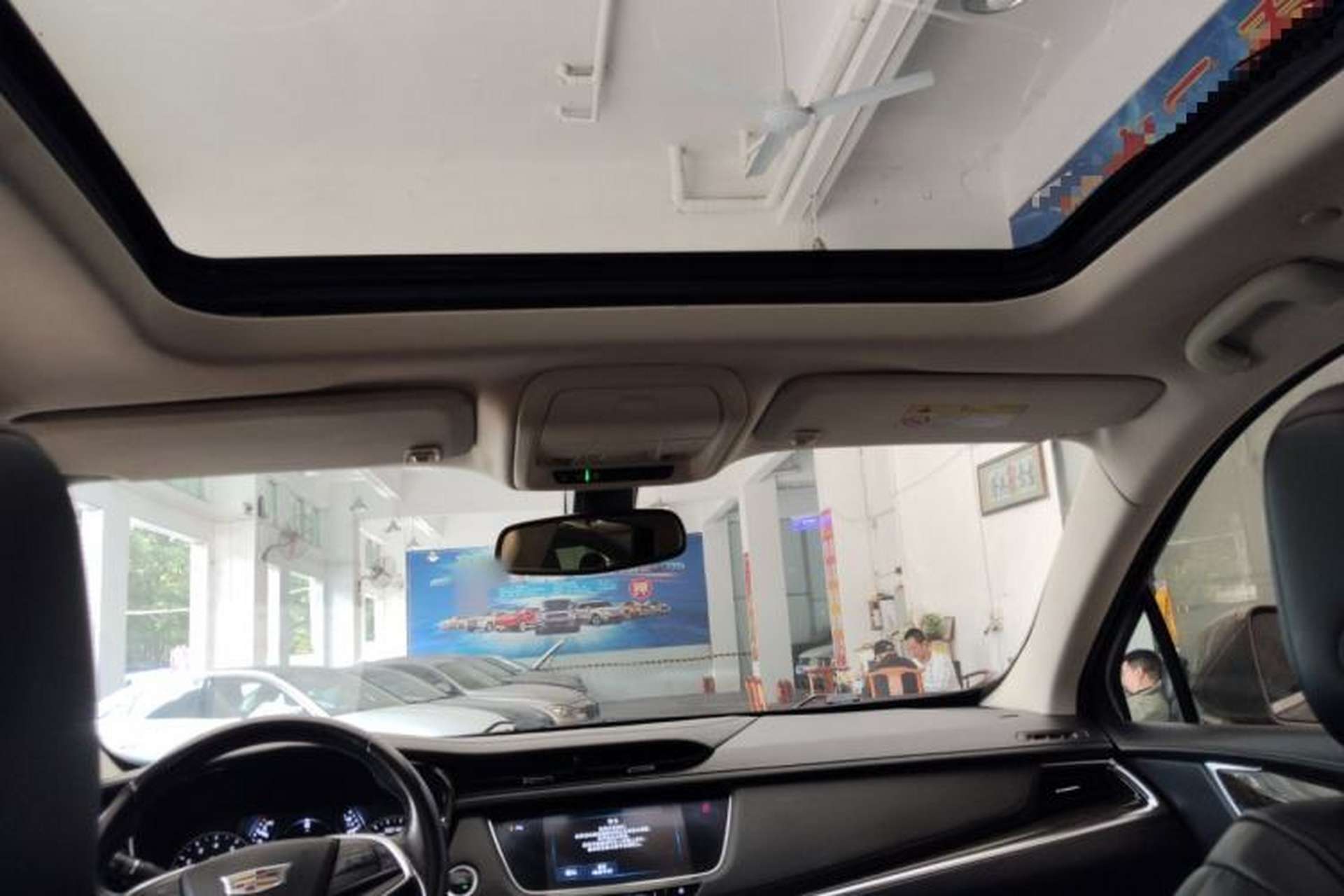 Used Cadillac XT5 2018 28T Four-Wheel Drive Luxury Model Headliner