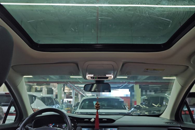 Used Cadillac XT5 2018 25T Luxury Model Headliner