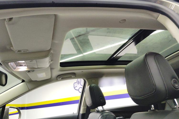 Used Cadillac XT5 2018 25T Luxury Model Headliner