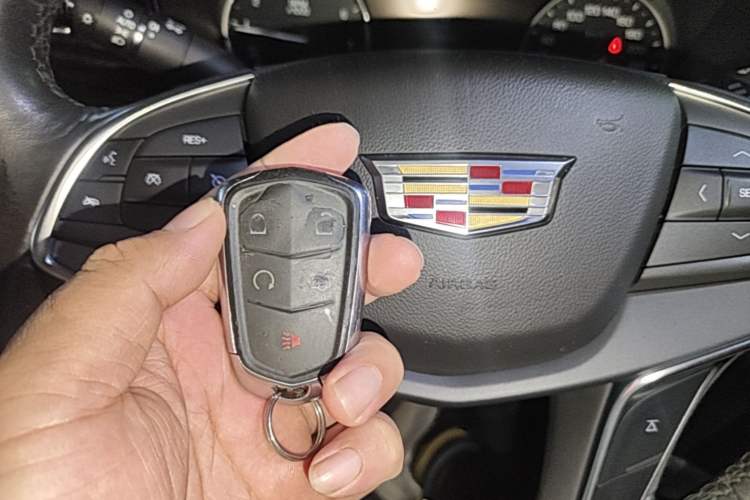 Used Cadillac XT5 2018 25T Luxury Model Interior 1