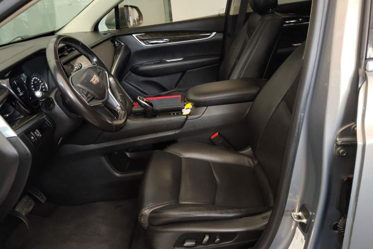 Used Cadillac XT5 2018 28T Four-Wheel Drive Luxury Model Left Front Seat