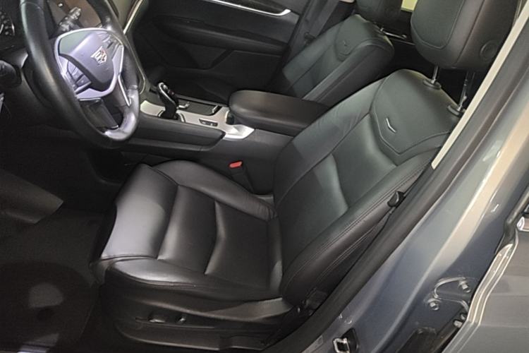 Used Cadillac XT5 2018 25T Luxury Model Left Front Seat