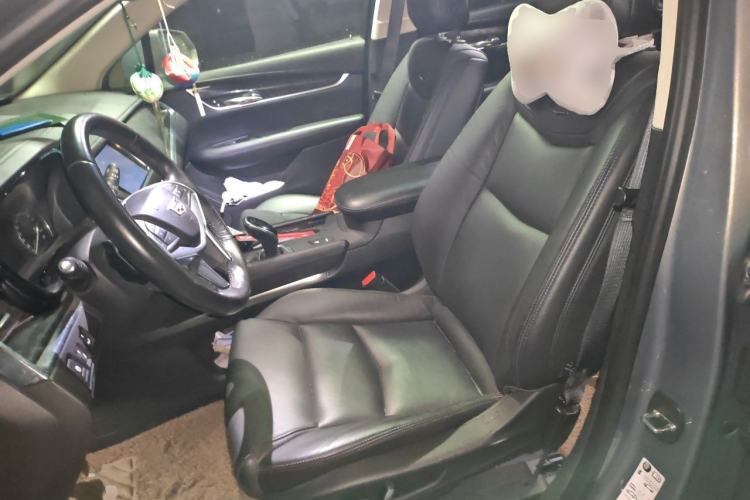 Used Cadillac XT5 2018 25T Luxury Model Left Front Seat