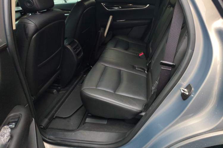 Used Cadillac XT5 2018 25T Luxury Model Left Rear Seat