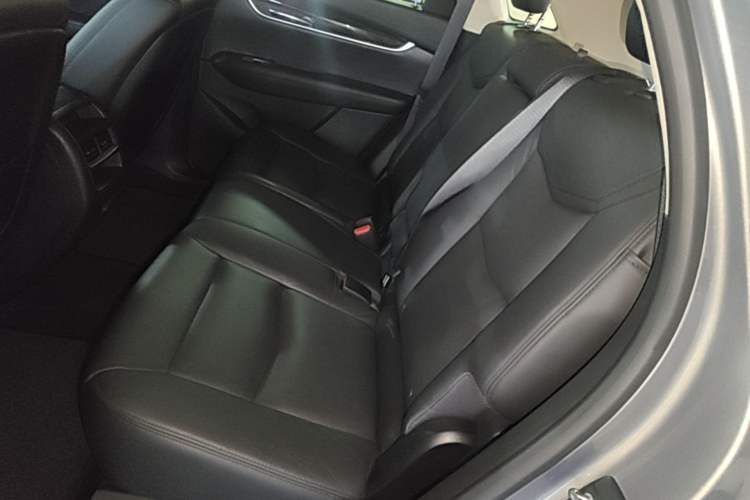 Used Cadillac XT5 2018 25T Luxury Model Left Rear Seat