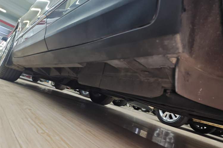 Used Cadillac XT5 2018 25T Luxury Model Left Side Sill