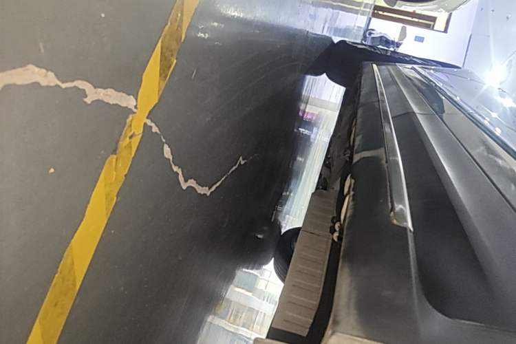 Used Cadillac XT5 2018 25T Luxury Model Left Side Sill