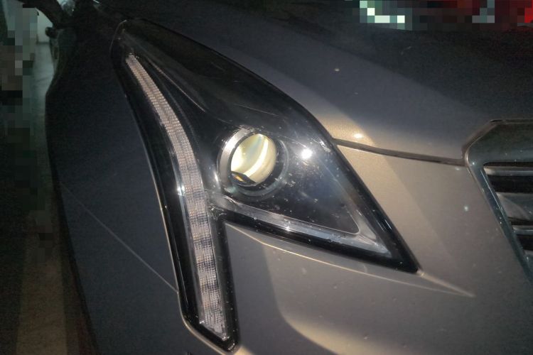Used Cadillac XT5 2018 25T Luxury Model Right Front Headlight