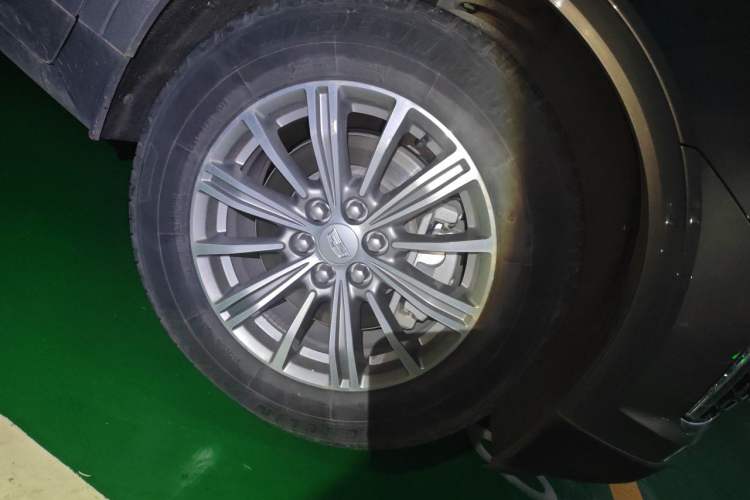 Used Cadillac XT5 2018 28T Four-Wheel Drive Luxury Model Right Front Wheel Hub