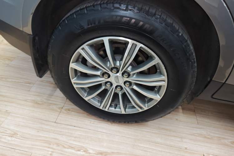 Used Cadillac XT5 2018 25T Luxury Model Right Rear Wheel Hub