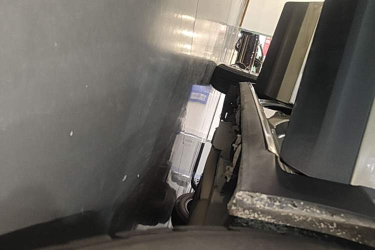 Used Cadillac XT5 2018 25T Luxury Model Right Side Sill