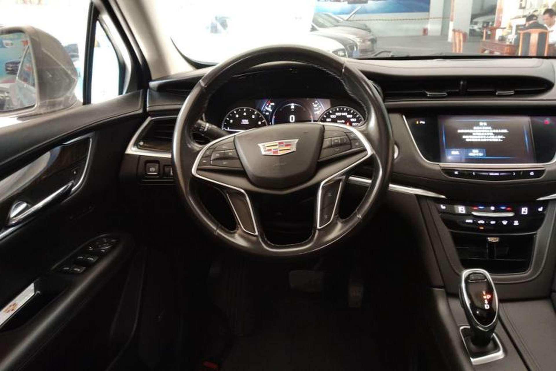 Used Cadillac XT5 2018 28T Four-Wheel Drive Luxury Model Steering Wheel