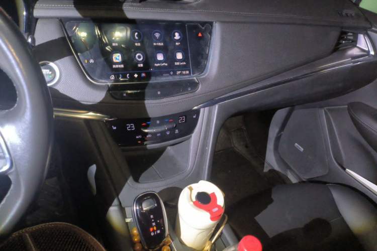 Used Cadillac XT5 2020 28T Four-Wheel Drive Tech Version Audio And AC Panel