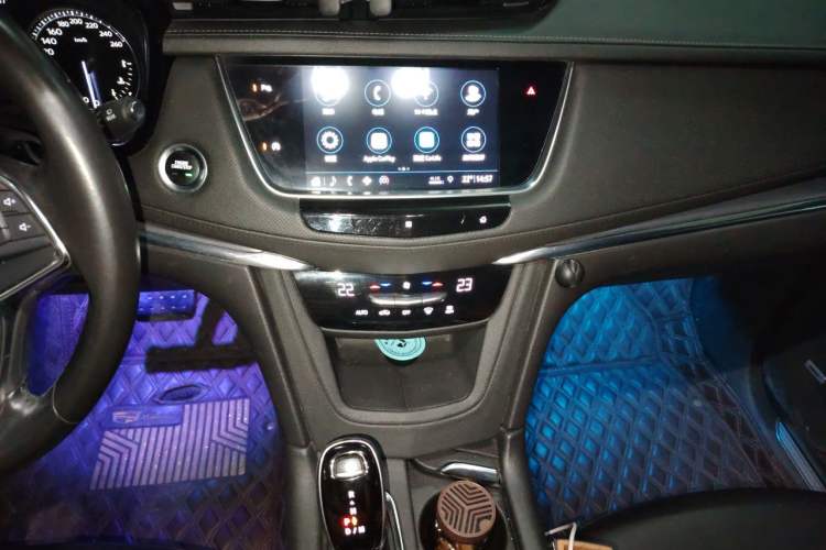 Used Cadillac XT5 2020 28T Tech Edition Audio And AC Panel