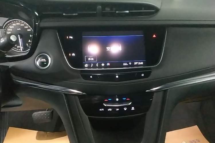 Used Cadillac XT5 2020 28T Tech Edition Audio And AC Panel