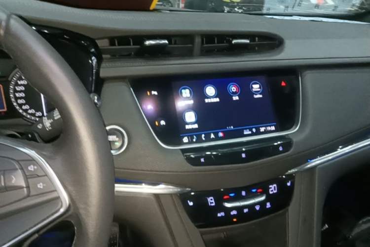 Used Cadillac XT5 2020 28T Luxury Version Audio And AC Panel