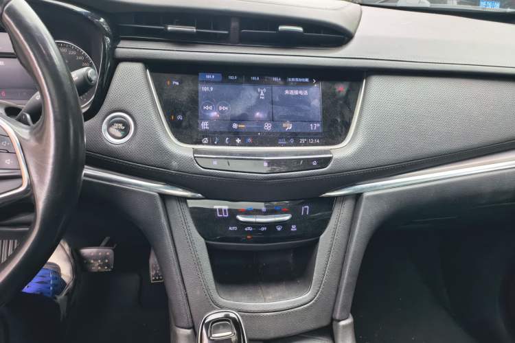 Used Cadillac XT5 2020 28T Tech Edition Audio And AC Panel