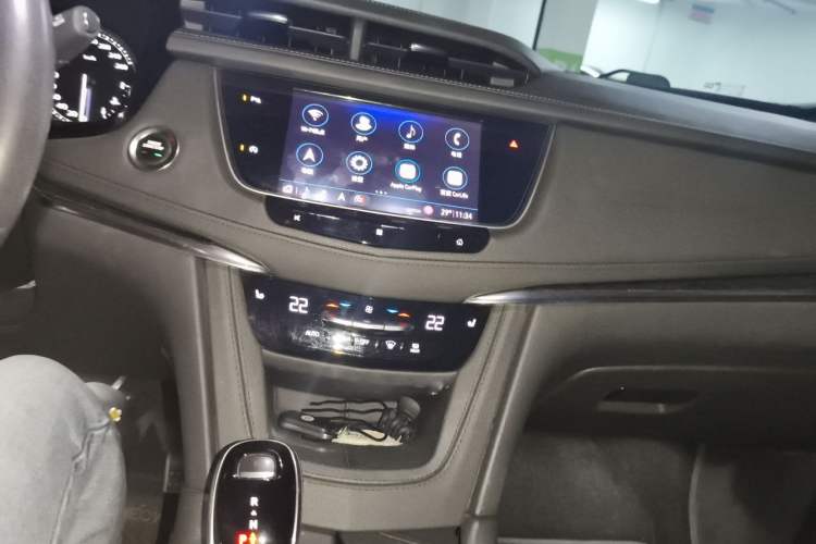 Used Cadillac XT5 2020 28T Luxury Version Audio And AC Panel