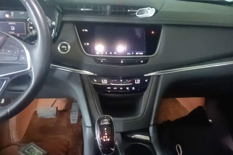 Used Cadillac XT5 2020 Revised Version 28T Four-Wheel Drive Luxury Edition Audio And AC Panel