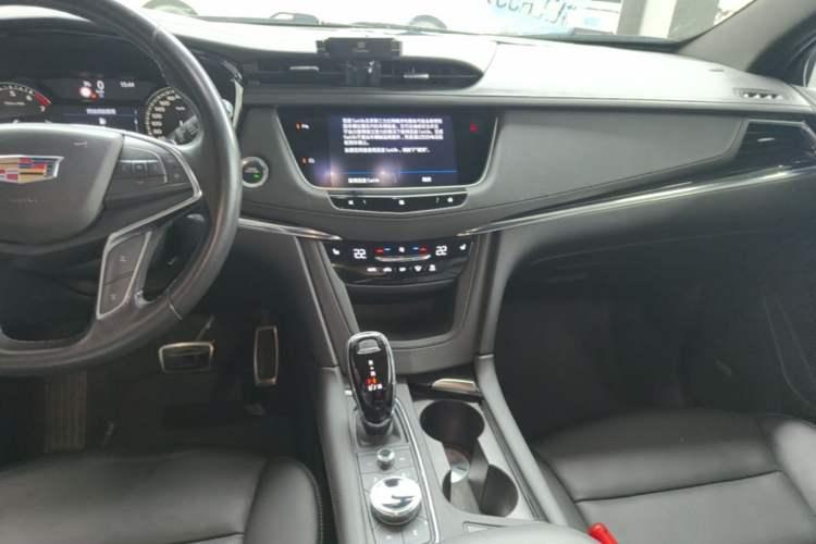 Used Cadillac XT5 2020 28T Luxury Version Audio And AC Panel