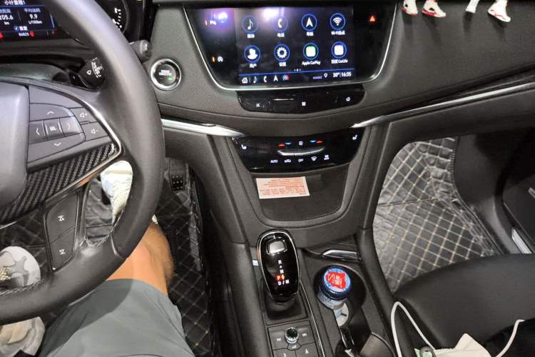Used Cadillac XT5 2020 28T Luxury Version Audio And AC Panel