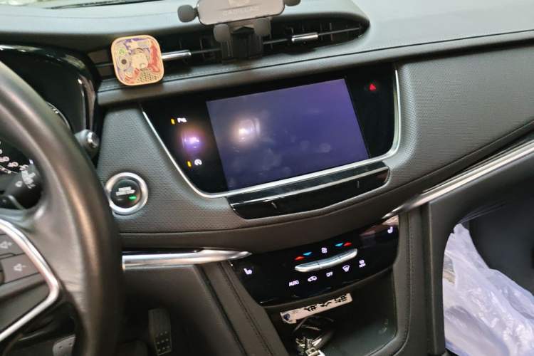 Used Cadillac XT5 2020 28T Luxury Version Audio And AC Panel