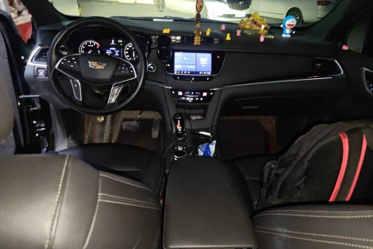 Used Cadillac XT5 2020 28T Luxury Version Center Console