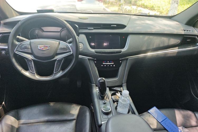 Used Cadillac XT5 2020 Revised Version 28T Luxury Edition Center Console