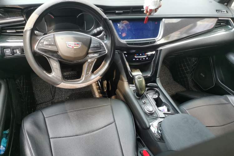 Used Cadillac XT5 2020 28T Luxury Version Center Console