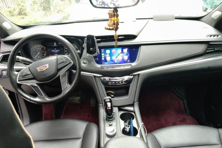 Used Cadillac XT5 2020 Revised Version 28T Luxury Edition Center Console